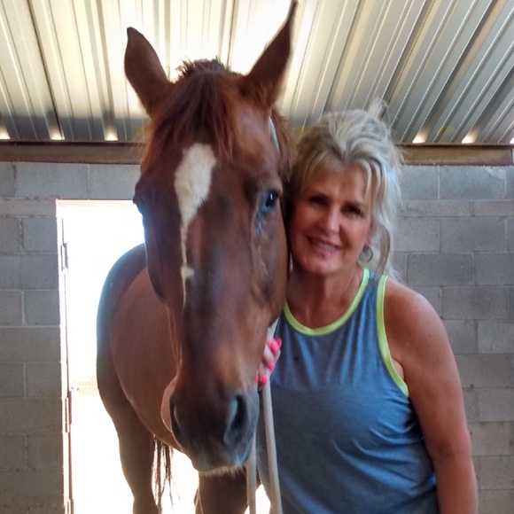 Meet your Posher, Julie - Picture 1 of 1